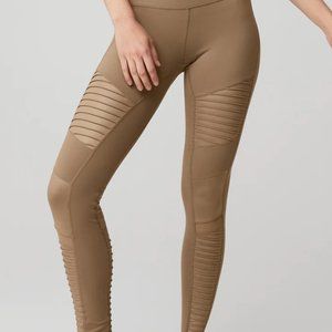 ALO YOGA Major Moto High Rise Leggings in Gravel Glossy - Size Medium